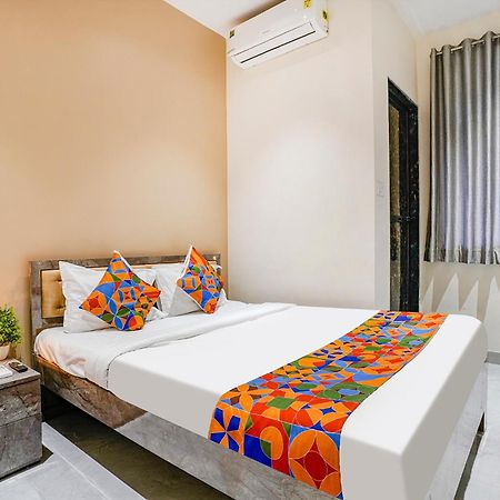 Fabexpress Royal Inn Наві-Мумбаї Екстер'єр фото