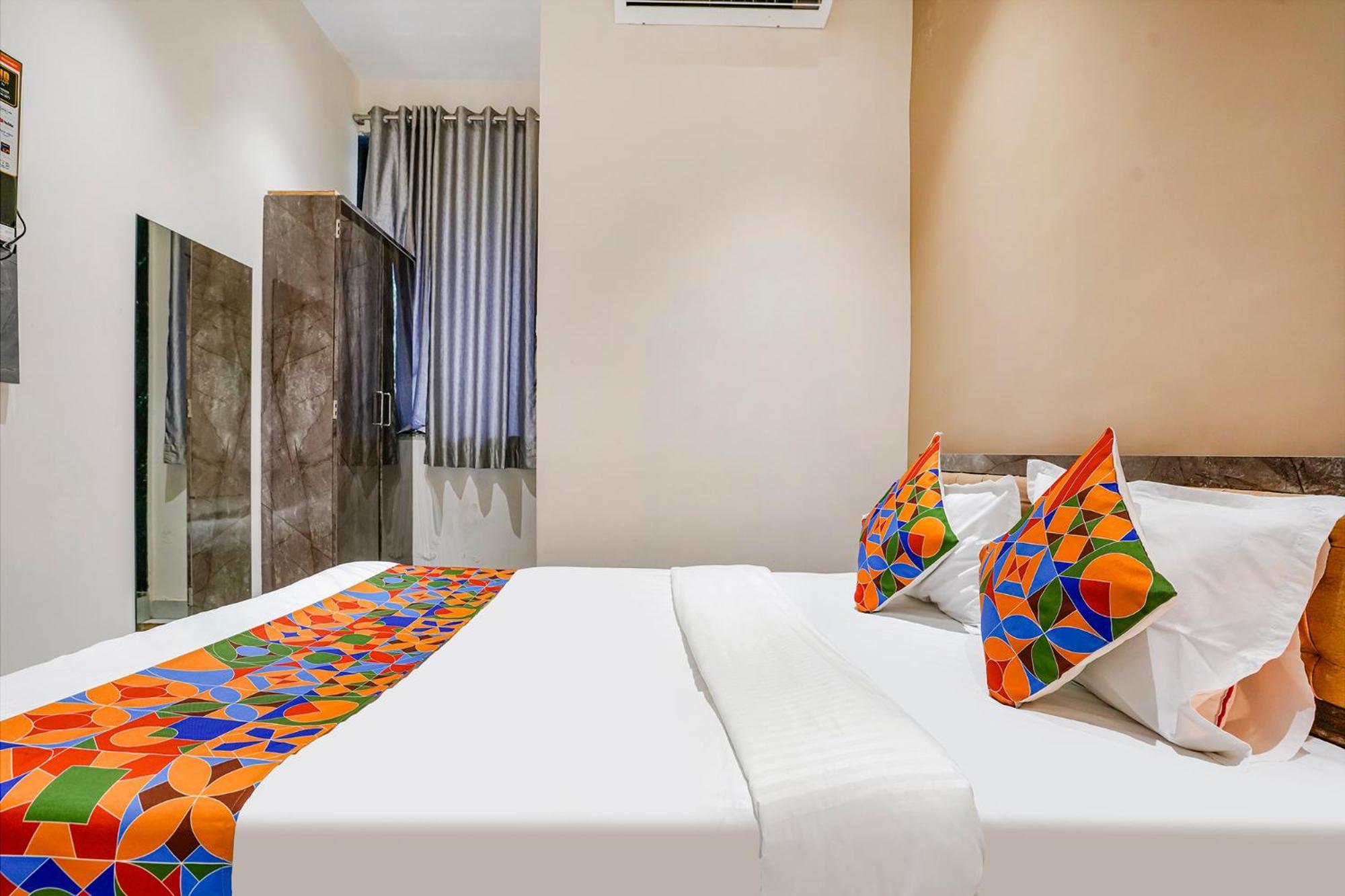 Fabexpress Royal Inn Наві-Мумбаї Екстер'єр фото